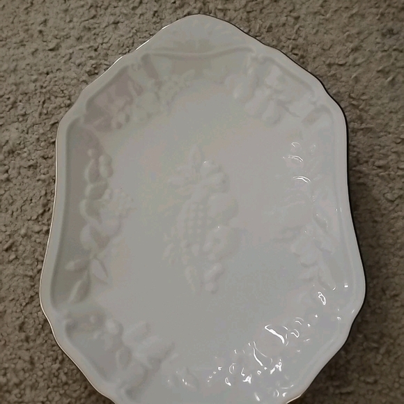 Lenox Other - Lenox Cream and Gold Embossed Candy  Dish "Fruits Of Life" Pattern 24K